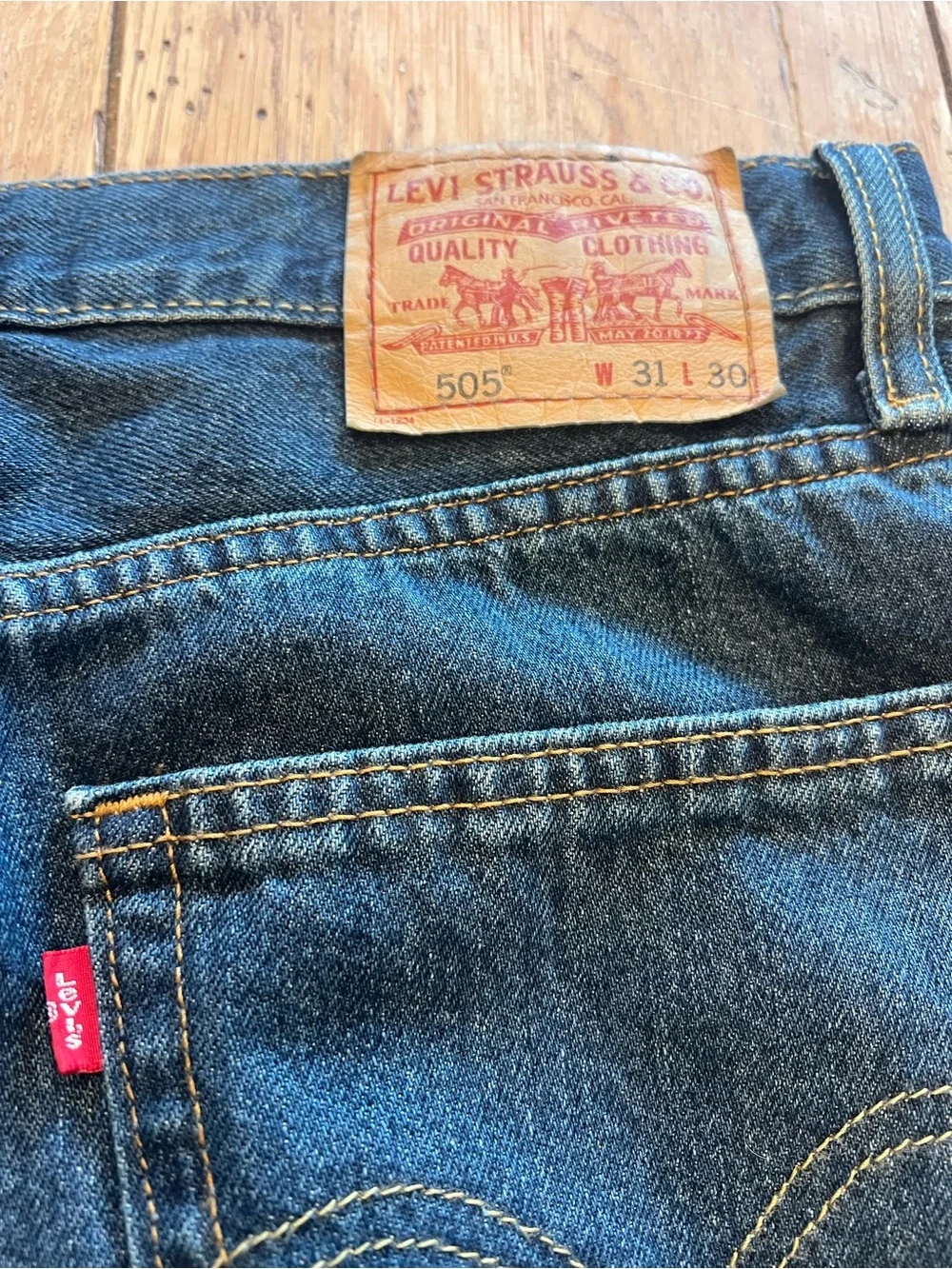 Levi's Men’s Blue Dark Wash Denim Jeans Straight Fit Mid Rise Streetwear 31/30